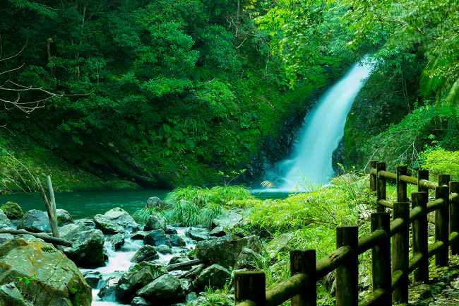 マテリヤの滝